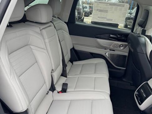 Used 2026 Lincoln Nautilus Reserve image 15