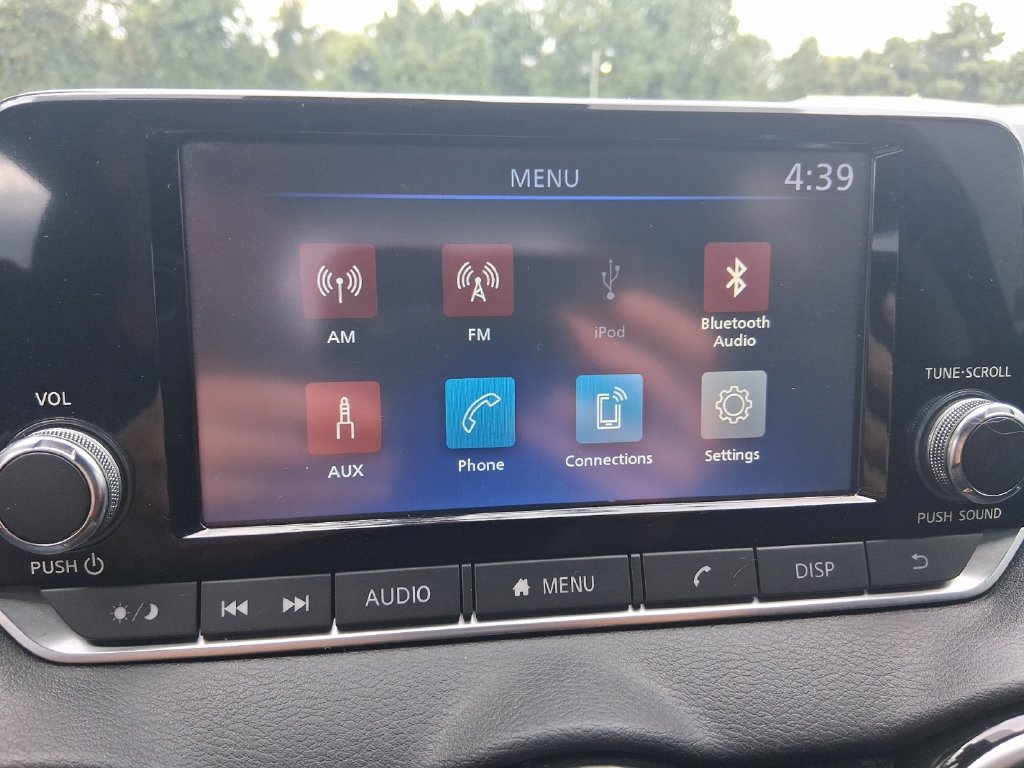 Used 2025 Nissan Sentra S FWD image 17