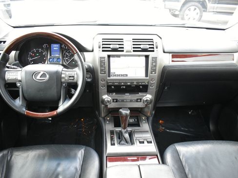 Used 2015 Lexus GX 460 image 11