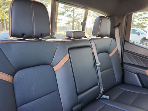 Certified 2025 GMC Canyon AT4 w/ Technology Plus Package image 9