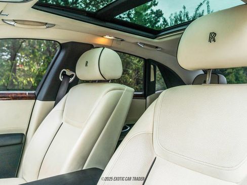 Used 2015 Rolls-Royce Ghost image 45