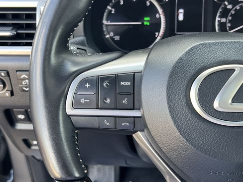 Used 2023 Lexus GX 460 Premium w/ Accessory Package AWD/4WD image 9