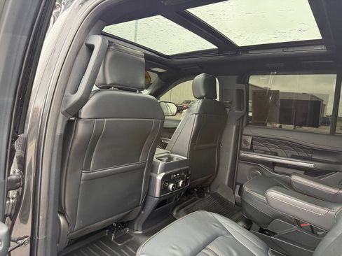 Used 2023 Ford Expedition Platinum AWD/4WD image 13