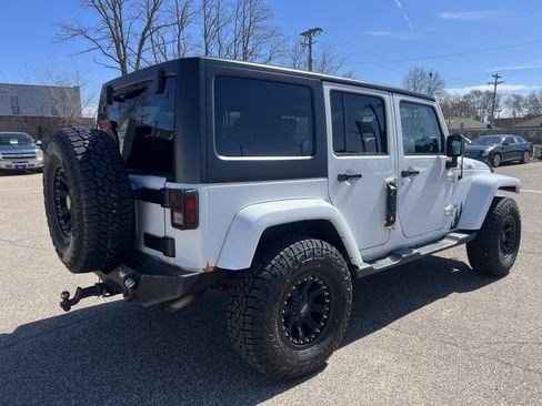Used 2013 Jeep Wrangler Unlimited Sahara w/ Dual Top Group image 8