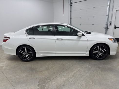 Certified 2017 Honda Accord Sport image 4