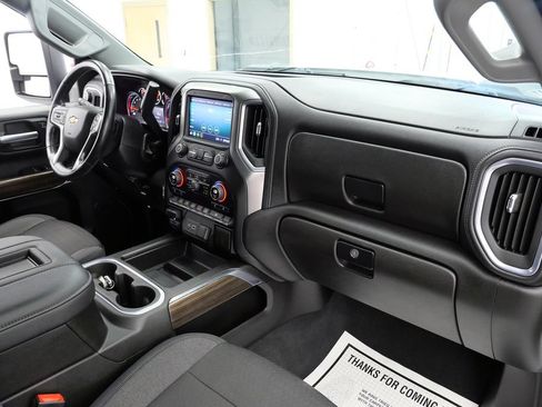 Used 2021 Chevrolet Silverado 2500 LT w/ Convenience Package AWD/4WD image 16