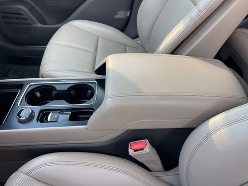 Used 2022 Lincoln Corsair AWD w/ Premium Package image 14