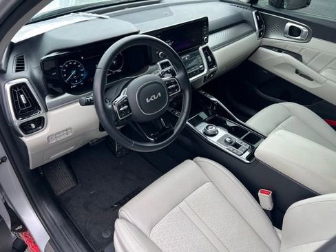 Certified 2023 Kia Sorento SX Prestige AWD/4WD image 10