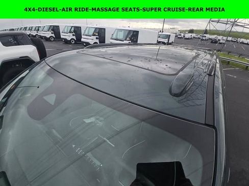 Used 2025 GMC Yukon XL AT4 Ultimate image 2