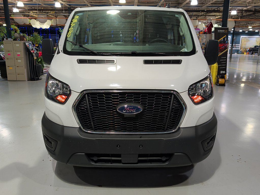 Used 2025 Ford Transit 250 Low Roof w/ Exterior Upgrade Package RWD image 5