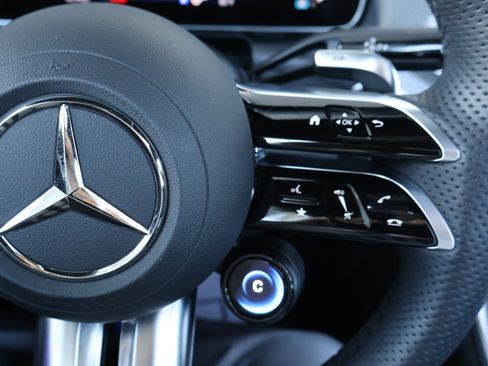 Used 2026 Mercedes-Benz GLC 43 AMG 4MATIC image 34