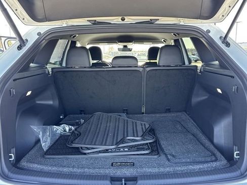 Used 2026 Volkswagen Atlas Cross Sport SE FWD image 12