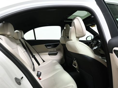 Used 2023 Mercedes-Benz C 300 4MATIC Sedan image 24