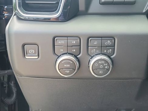 New 2026 GMC Sierra 3500 Denali w/ Denali Reserve Package AWD/4WD image 17