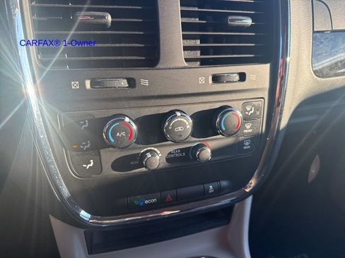 Used 2015 Dodge Grand Caravan SXT image 17