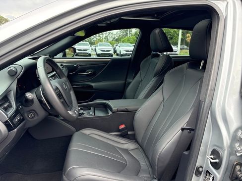 Used 2024 Lexus ES 300h F Sport w/ Accessory Package (Z1) FWD image 6