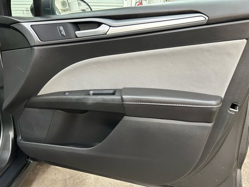 Used 2015 Ford Fusion S image 23