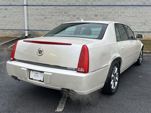 Used 2011 Cadillac DTS Luxury image 7