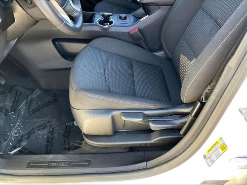 Used 2024 GMC Terrain SLE AWD/4WD image 33
