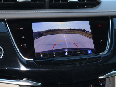 Used 2024 Cadillac XT6 Premium Luxury w/ Technology Package image 27