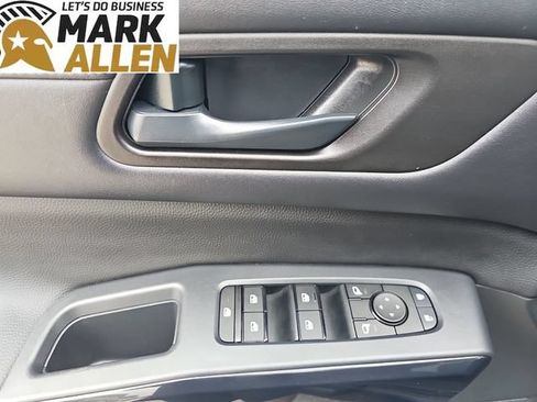 Used 2025 Nissan Pathfinder SV AWD/4WD image 22