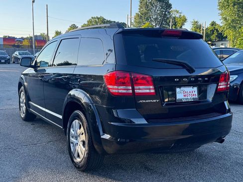 Used 2017 Dodge Journey SE FWD image 4