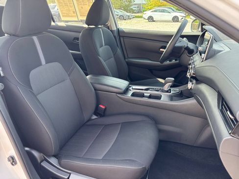 Used 2025 Nissan Sentra SV FWD image 34