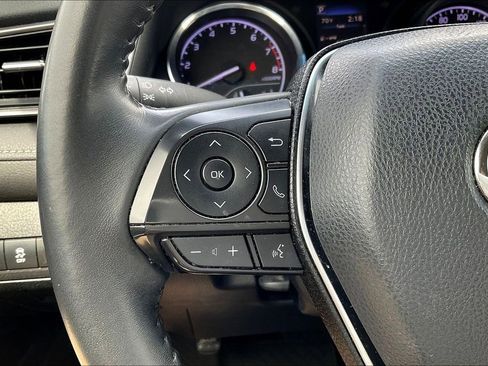 Used 2019 Toyota Camry SE FWD image 18