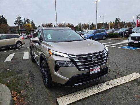 New 2026 Nissan Rogue Platinum image 3