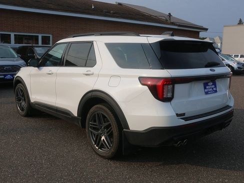 Certified 2025 Ford Explorer ST AWD/4WD image 3