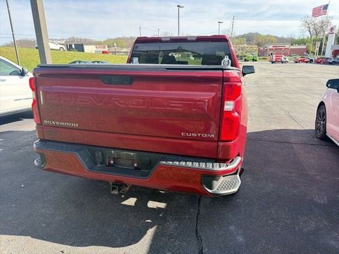 Used 2020 Chevrolet Silverado 1500 Custom w/ Custom Value Package image 12