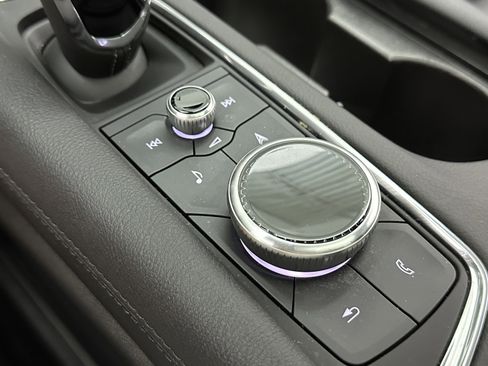 Used 2025 Cadillac XT5 Premium Luxury image 22