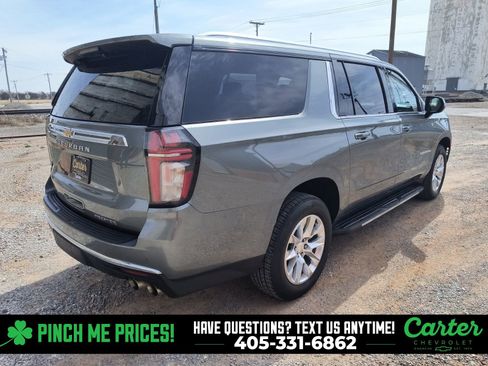 Used 2023 Chevrolet Suburban Premier image 9