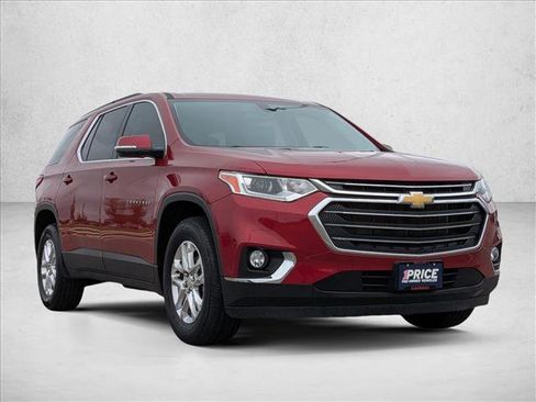Used 2020 Chevrolet Traverse LT image 3