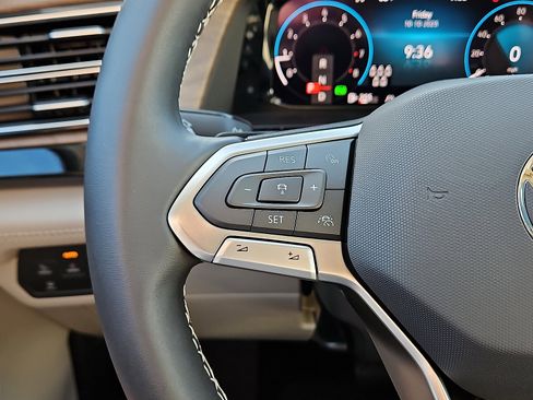 New 2026 Volkswagen Atlas SE image 17