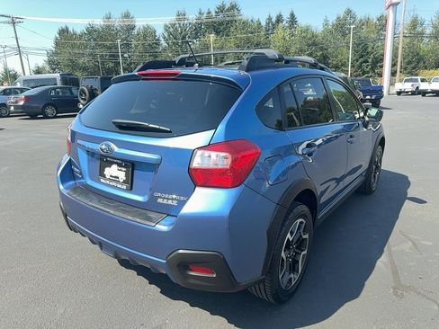 Used 2017 Subaru Crosstrek 2.0i Premium w/ Moonroof Package AWD/4WD image 6