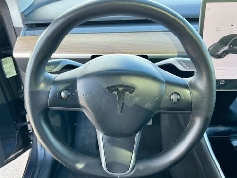 Used 2020 Tesla Model Y Long Range image 22