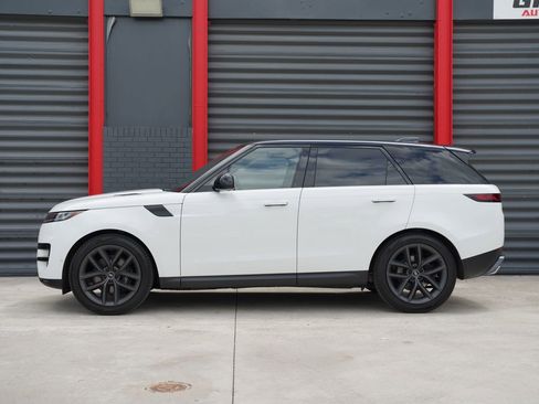 Used 2024 Land Rover Range Rover Sport SE AWD/4WD image 2