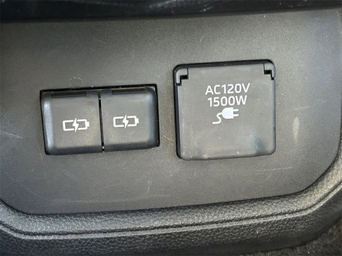 Used 2023 Toyota Highlander Platinum image 26