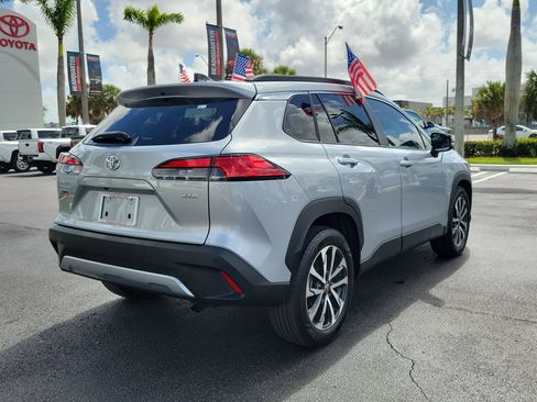 Used 2025 Toyota Corolla Cross XLE w/ Convenience Package image 11