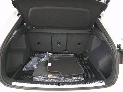 New 2025 Audi Q3 2.0T Premium image 26