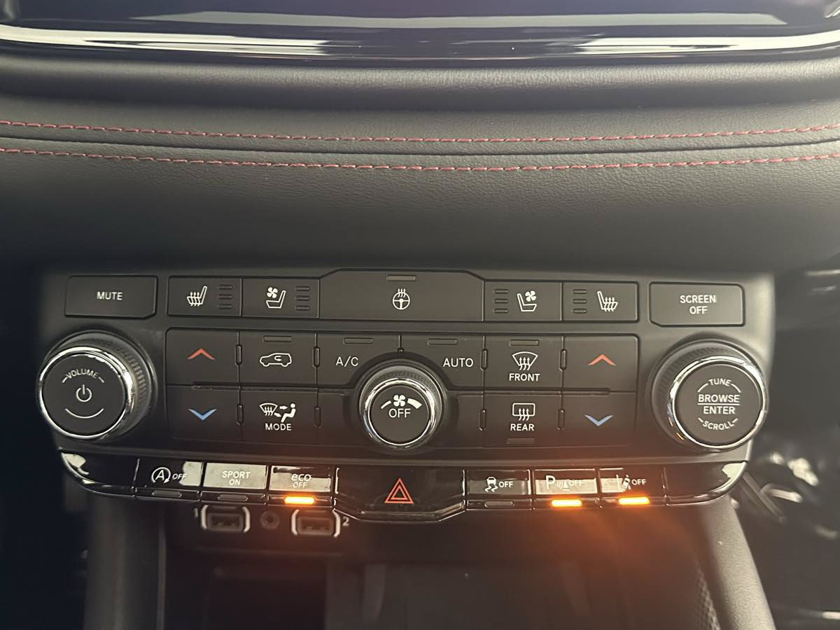 Used 2023 Dodge Durango GT AWD/4WD image 39