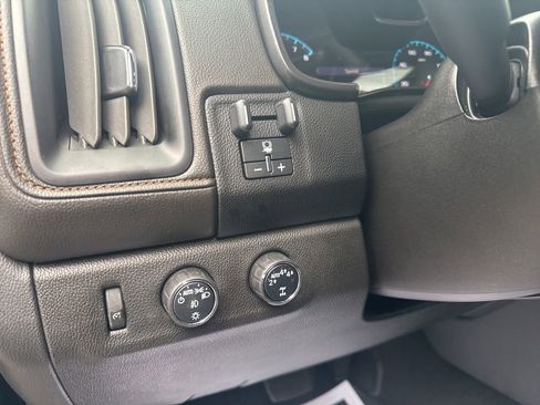 Used 2022 GMC Canyon AT4 w/ Driver Alert Package image 24