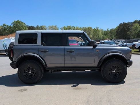 New 2026 Ford Bronco Badlands image 3