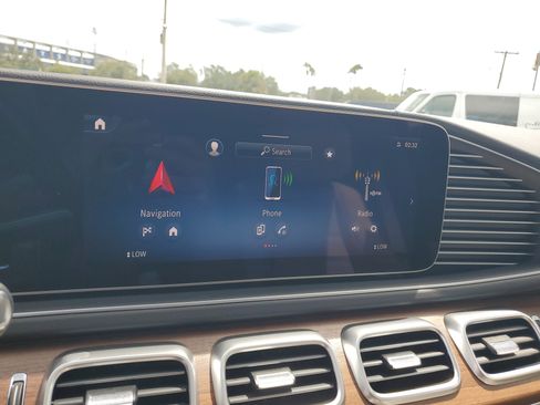 New 2026 Mercedes-Benz GLS 580 4MATIC image 31