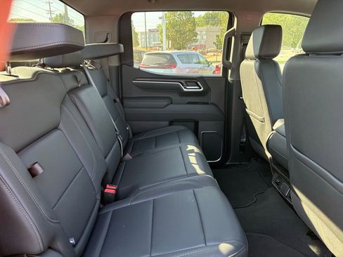 Used 2025 GMC Sierra 1500 SLT image 21
