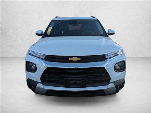 Used 2023 Chevrolet TrailBlazer LT FWD image 2
