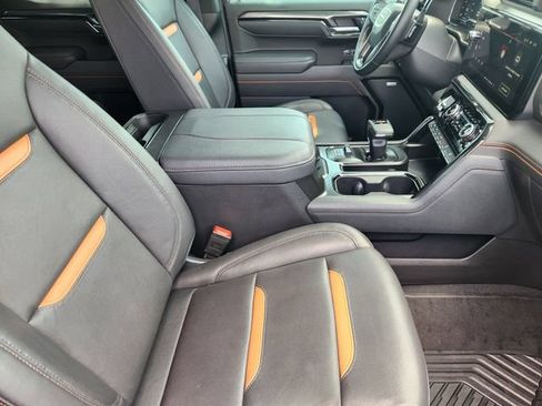 Used 2025 GMC Sierra 1500 AT4 w/ AT4 Premium Package AWD/4WD image 14