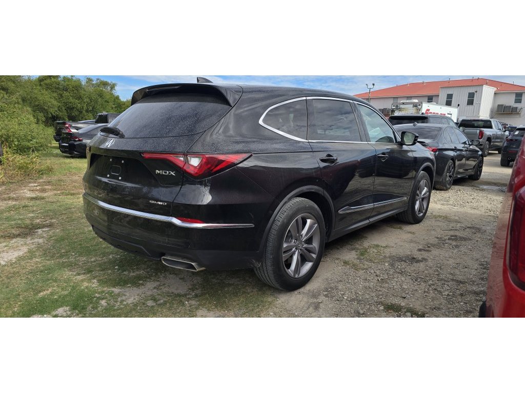 Used 2023 Acura MDX SH-AWD image 2