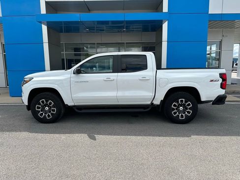 Used 2024 Chevrolet Colorado Z71 w/ Z71 Convenience Package 2 image 2